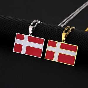 สร้อยคอชุบทอง18K รูปธงชาติเดนมาร์กทำจากสแตนเลส - Product Image 1