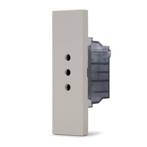 Enchufe ZEN Line 10A con cubierta transparente para instalación en pared - Product Image 1