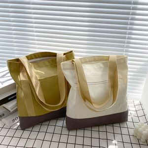Customized Recycled <b>Reusable</b> Travel Canvas Women's Tote <b>Bag</b> High Quality Beach Tote <b>Bag</b> With Zipper Close - Product Image 1