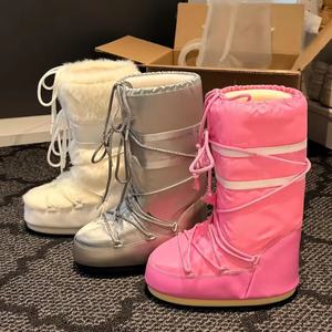 Botas de nieve clásicas MOON de diseñador de lujo de alta gama, a la moda, con suela gruesa, impermeables, con parte superior de lona afelpada y cordones. - Product Image 6