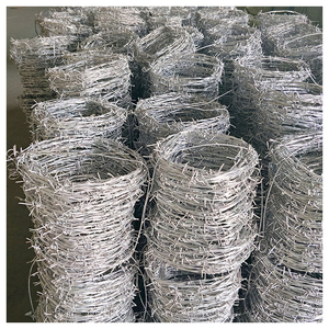 Malla de esgrima galvanizada 100M 500 metros espiral 50kg Precio de bobina rollo de púas de acero inoxidable cerca de alambre de púas para granja - Product Image 5