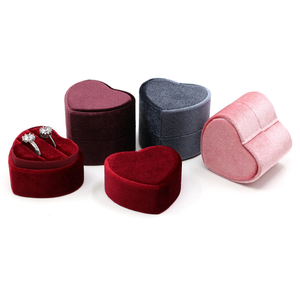 Manufacturer Wholesale Exquisite High-end Mini Velvet <b>Ring</b> <b>Box</b> Creative Jewelry <b>Box</b> Plush Jewelry Packaging <b>Box</b> - Product Image 2