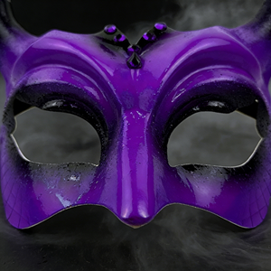 Máscara de media cara con cuernos de diablo morado, disfraz de cuento de hadas para Halloween - Product Image 4