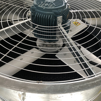 Condenseur de réfrigération par évaporation à faible consommation d'énergie et à économie d'eau, avec un design compact et peu encombrant