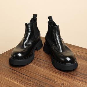 Chaussures habillées classiques en cuir véritable pour hommes, style européen, à enfiler, pour l'automne, idéales pour le travail et les mariages, tendance - Product Image 1