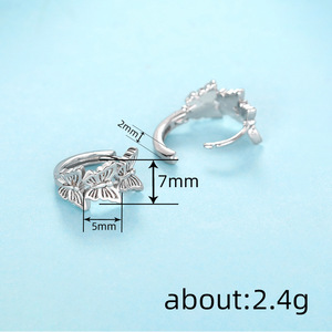 Orecchini a Farfalla da Donna, Eleganti e Minimalisti, Gioielli Ispirati agli Animali per Uso Quotidiano - Product Image 4