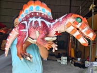 Marioneta de Mano de Espinosaurio Realista, Marioneta Interactiva de Dinosaurio para Niños, para Espectáculos en Interiores/Exteriores, Parques de Aventuras, Centros Comerciales