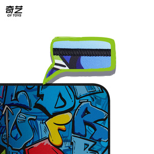 Tapete para Cubo de Rubik Qiyi, Pintado a Mano con Graffiti, Tapete de Entrenamiento para Apilamiento Rápido, Tamaño de Competición, Base Antideslizante Negra - Product Image 3