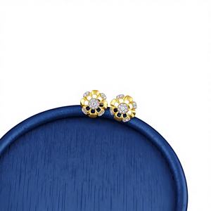 ต่างหูหนีบแบบทันสมัย ดีไซน์วงกลมประดับเพชร ทอง 22K สำหรับผู้หญิงและเด็กผู้หญิง - ของขวัญแต่งงาน - Product Image 1