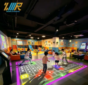 Plateforme interactive de projection sportive multijoueur pour jeux de fitness avec suivi de mouvement, idéale pour salles de sport, centres familiaux (FEC) et personnalisation OEM – ZMR-ARENA - Product Image 5