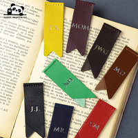 Marque-page en cuir artisanal - Accessoire de lecture personnalisé avec monogramme - Marque-pages de page