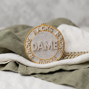 Pendentif de luxe style hip-hop pour événements festifs, en argent 925, serti de moissanite, personnalisé, en forme de médaille ronde, avec texte DAME Racks - Product Image 1