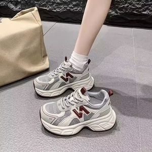 Nouvelles Chaussures de Sport Femme Printemps 2025 Style Coréen Polyvalentes Décontractées Tendance en Maille Respirante à Lacets Rehaussantes - Product Image 6