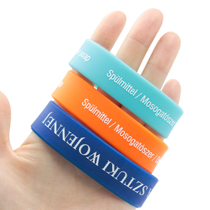 Pulsera promocional para fiestas y eventos, muñequera reflectante personalizada, pulsera tejida, pulseras brillantes de silicona personalizadas para eventos - Product Image 6