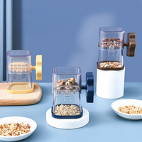 Nieuwe producten moderne keuken gadget hoge kwaliteit milieuvriendelijke handmatige plastic crusher voor walnoot pinda notenmolen