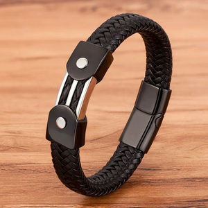 <span class=keywords><strong>Bracelet</strong></span> en <span class=keywords><strong>cuir</strong></span> véritable personnalisé pour hommes avec fermoir magnétique en acier inoxydable cadeau d'anniversaire mignon <span class=keywords><strong>de</strong></span> style tendance pour hommes femmes - Product Image 2