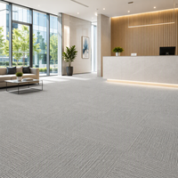 Dalles de moquette bleu marine 50x50cm en nylon à boucles, modulaires carrées pour projets commerciaux OEM