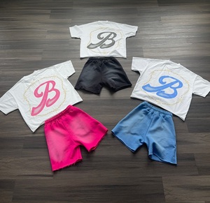 Completo da Uomo 2 Pezzi: T-Shirt e Pantaloncini in Spugna Traspirante con Stampa DTG, Abbinamento Streetwear, Maglietta Grafica in Cotone Pesante - Product Image 2