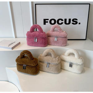 بيع بالجملة الشتاء موضة جديدة للنساء فرو صناعي الضأن حقيبة يد صغيرة فروي ناعم أفخم خمر حقيبة يد حبال صغيرة - Product Image 6