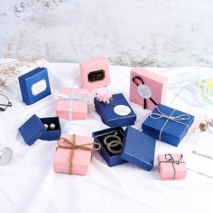 Boîte à bijoux rose motif Lenny Sky pour colliers bagues boucles d'oreilles et pendentifs emballage et affichage de cadeau en papier - Product Image 6