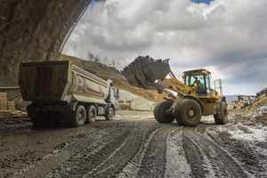 รถตักล้อยางขนาดเล็ก Liugong 856T สภาพดี พร้อมหัวตักดินและหัวขุดดิน  พร้อมปั๊มและชิ้นส่วนหลัก ลดราคา - Product Image 6