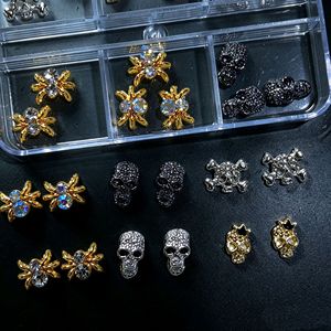 Kit de adornos para uñas de Halloween, 30 piezas, con diseño de araña, corona, calavera, pedrería metálica, para uñas postizas, manicura DIY, venta al por mayor - Product Image 3