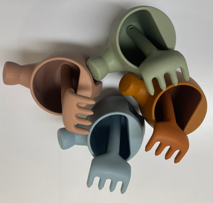 Annaffiatoio in Silicone con Set di rastrelli, perfetto per i più <span class=keywords><strong>piccoli</strong></span> che giocano in <span class=keywords><strong>giardino</strong></span> o in spiaggia - Product Image 6