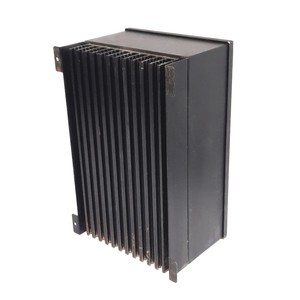 Variador de Velocidad de Motor AC Tech QC24005C, Entrada 400-480V 3F, Salida 5HP - Product Image 1