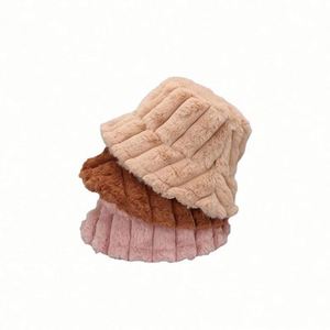 Sombrero de Pescador Cálido y Afelpado con Patrón a Cuadros para Mujer, Gorro de Invierno de Peluche, Venta al por Mayor en Stock - Product Image 1