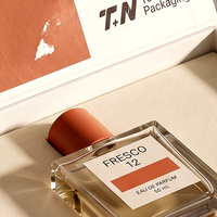 Boîte cadeau de parfum blanche de qualité supérieure personnalisée et boîte magnétique pour parfum avec boîte en papier parfumé et boîte d'emballage pour collection de parfums