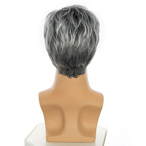 Perruque Courte Droite Dégradée Grise pour Hommes Européens et Américains, en Soie Haute Température, Vente en Gros Transfrontalière - Product Image 4