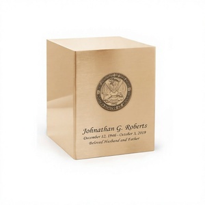 Urne de crémation en bronze médaillon de l'armée pour cendres humaines avec sac de transport en velours gratuit - Product Image 1