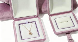 Boîtes à bijoux en velours écologiques haut de gamme multi-tailles avec fermeture magnétique, cadres en carton rigide, finition lisse, violet - Product Image 3