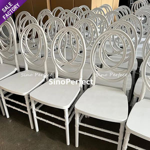 Silla de Plástico PP Blanca sin Brazos con Respaldo Ovalado Abierto, para Banquetes de Boda en Hoteles, Precio Económico OEM - Product Image 1