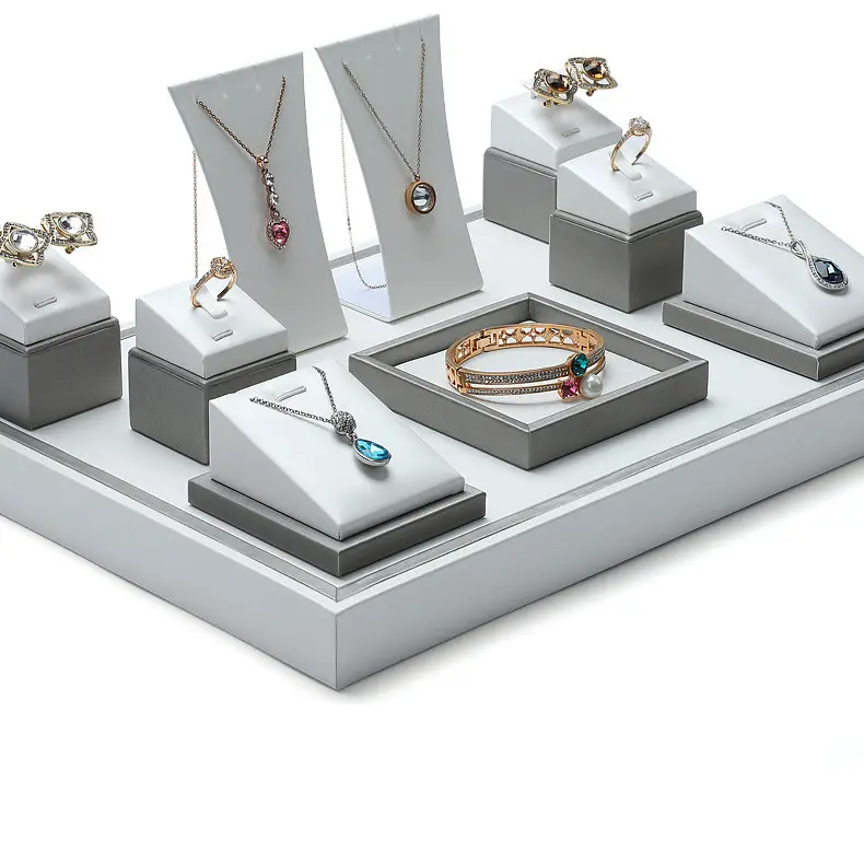 Wit Pu Geborsteld Lederen Luxe Sieraden Display Set Windows Teller Oorbellen Hanger Ring Ketting Displays Stand Prop