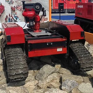 Robot de lutte contre les incendies à quatre roues motrices alimenté à l'huile avec un débit élevé pour les opérations de sauvetage dangereuses - Product Image 4