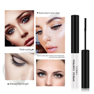 Mascara à fibres volumisant, recourbant et allongeant, anti-bavures, longue durée, imperméable, avec brosse fine - Product Image 1