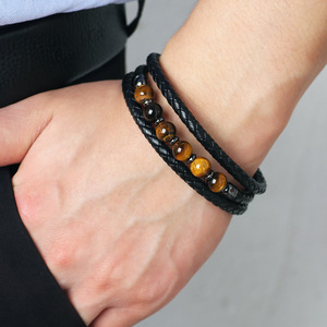Bracelet en cuir tissé pour homme avec perles de sept couleurs et fermoir magnétique, bijoux tendance - Product Image 4