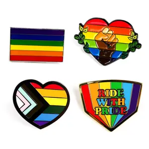 En gros personnalisé coeur arc-en-ciel broche broche gay pride drapeau émail broches dessin animé métal badge émail épinglettes