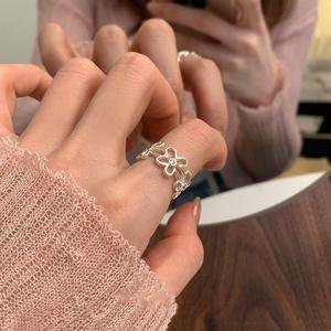 Anillo de Plata de Ley S925 con Diseño de Flor Hueca para Mujer, Estilo Casual Japonés Dulce, Fresco y Moderno, Anillo Personalizado para el Dedo Índice - Product Image 3