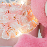 AM-SPC112 Bouquets de fleurs de savon Ammy, ours en peluche dans des boîtes cadeaux pour la Saint-Valentin, ours fraise, fleurs décoratives, boîte de roses