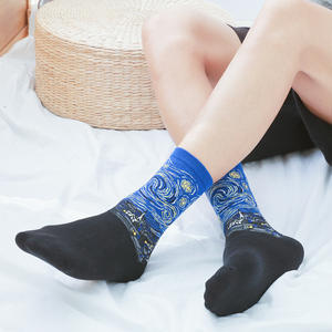 ถุงเท้ายาวแฟชั่นผู้ชายยุคฟื้นฟูศิลปวิทยาภาพวาดสีน้ำมันที่ได้รับแรงบันดาลใจจากศิลปะนามธรรมผ้าสแปนเด็กซ์กันแบคทีเรียแนวสปอร์ตสำหรับฤดูใบไม้ผลิฤดูร้อน - Product Image 3