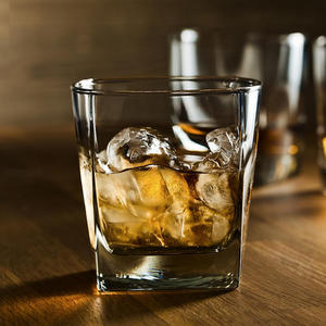 Vaso <span class=keywords><strong>de</strong></span> Whisky Cuadrado <span class=keywords><strong>de</strong></span> 300 ml al por Mayor, Diseño Moderno, Origen Guangdong, Vaso Transparente para Cócteles y Whisky, para <span class=keywords><strong>Vino</strong></span> - Product Image 6