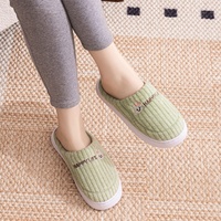 Chaussons d'hiver chauds en coton à carreaux pour femmes, semelle épaisse en PVC, chaussures d'intérieur