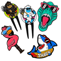 En stock : Lunettes de soleil, marqueur de balle de golf Flamingo rose, marqueur de balle de golf T-Rex vert, marqueur de balle de golf Requin bleu, outil de réparation de divot de golf Yeti