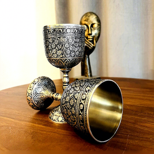 <span class=keywords><strong>Calice</strong></span> Artigianale in Argento Nero con Incisioni Floreali e Ricchi Dettagli Botanici, Tradizionale <span class=keywords><strong>Calice</strong></span> in Metallo Decorativo - Product Image 4