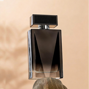 Profumo Unisex da 100ml con Fragranza Fresca e Note Legnose, Lunga Durata - Product Image 2