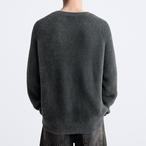 Suéter de hombre con logotipo personalizado, jersey de cuello redondo de piel sintética, top de manga larga de punto borroso, suéteres de punto sueltos para hombre - Product Image 2