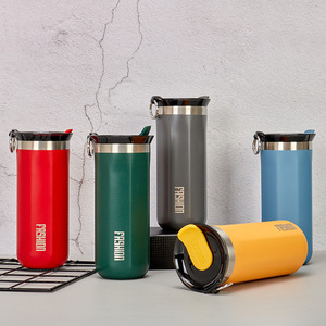 Taza de café de viaje de acero inoxidable de doble capa con logotipo simple Levantamiento de anillo al aire libre para ciclismo y diseño clásico de agua - Product Image 3