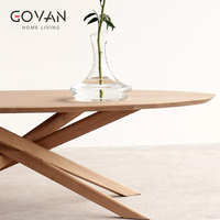 Table basse en bois massif de style nordique, idéale pour les zones d'accueil à domicile et les hôtels